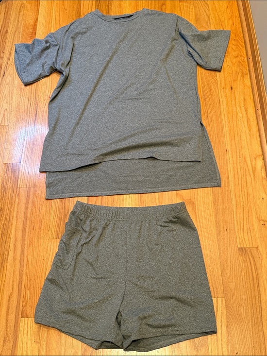Unbranded Other - Women's Small Heather Gray 2 Piece Lounge Tee & Shorts Set